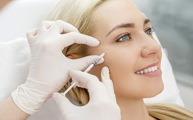East Greenwich woman gets BOTOX with Pro-Nox pain relief