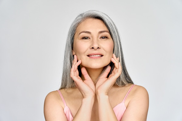 Portrait,Of,Gorgeous,Beautiful,Middle,Aged,Mature,Asian,Woman,,Senior